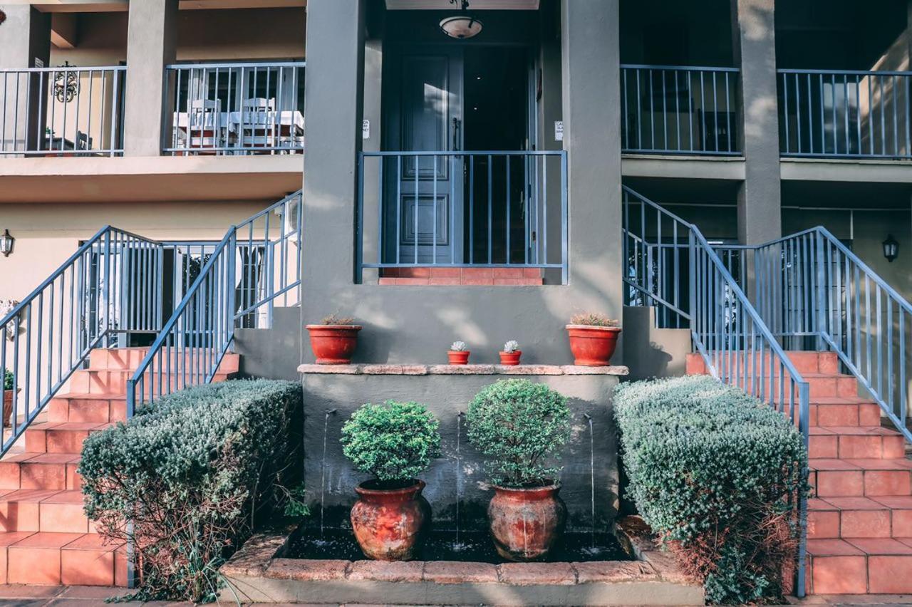 Amoris Guest House-Waterkloof Ridge Pretoria Bagian luar foto