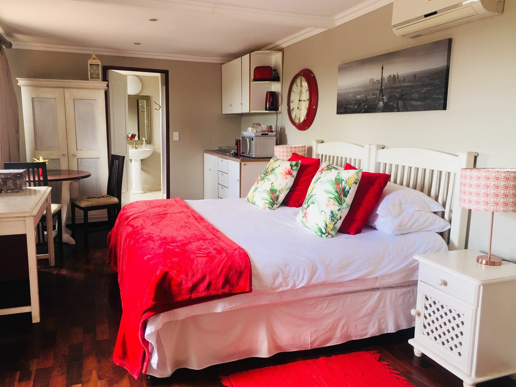 Amoris Guest House-Waterkloof Ridge Pretoria Bagian luar foto